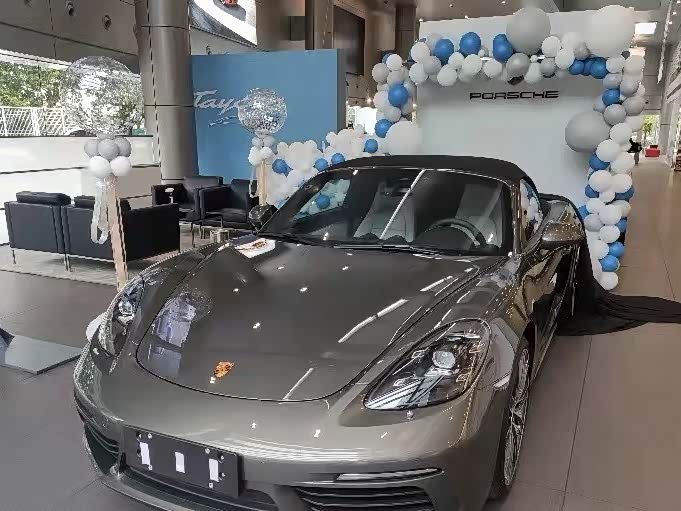 Фото 1 - Porsche 718