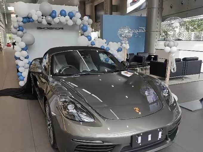 Фото 2 - Porsche 718