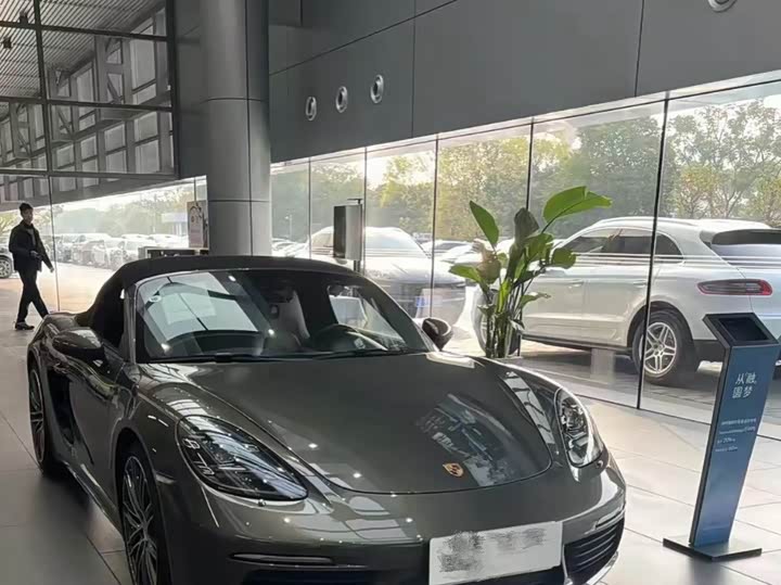 Фото 3 - Porsche 718