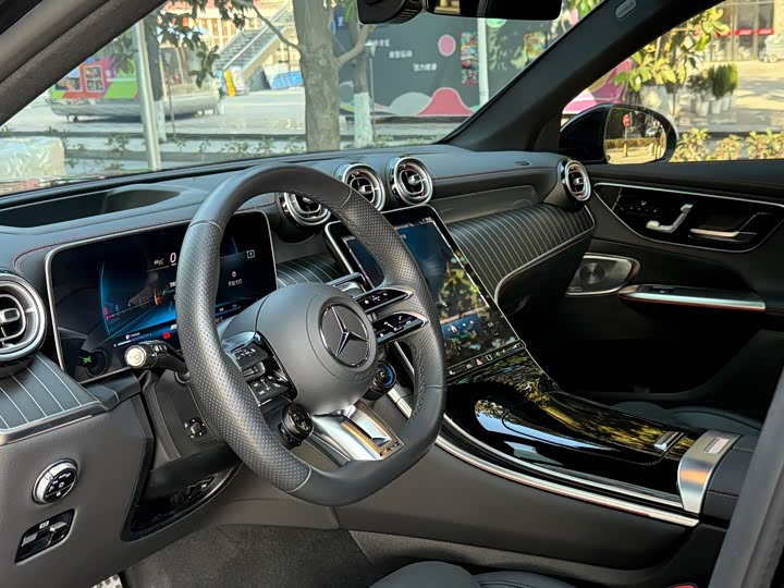 Фото 8 - Mercedes-Benz GLC-Class AMG