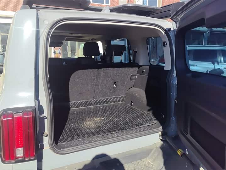 Фото 4 - Tank 300