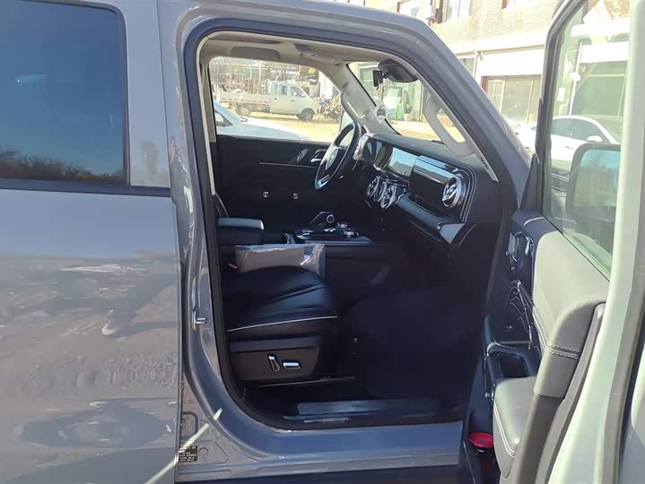 Фото 8 - Tank 300