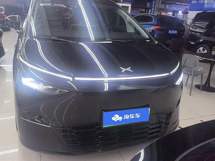 Фото 2 - XPeng X9