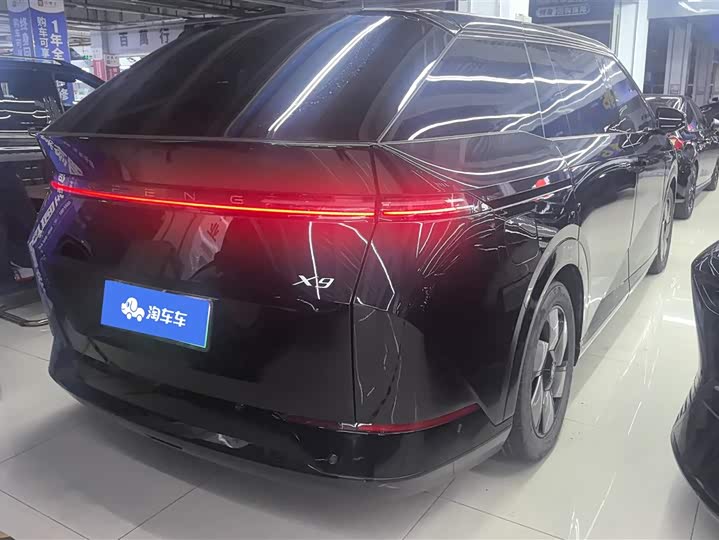 Фото 3 - XPeng X9