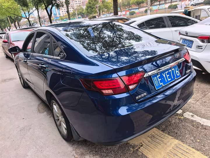 Фото 5 - Geely Emgrand GL