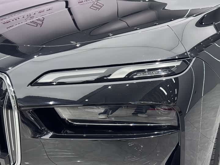 Фото 4 - BMW 7 Series