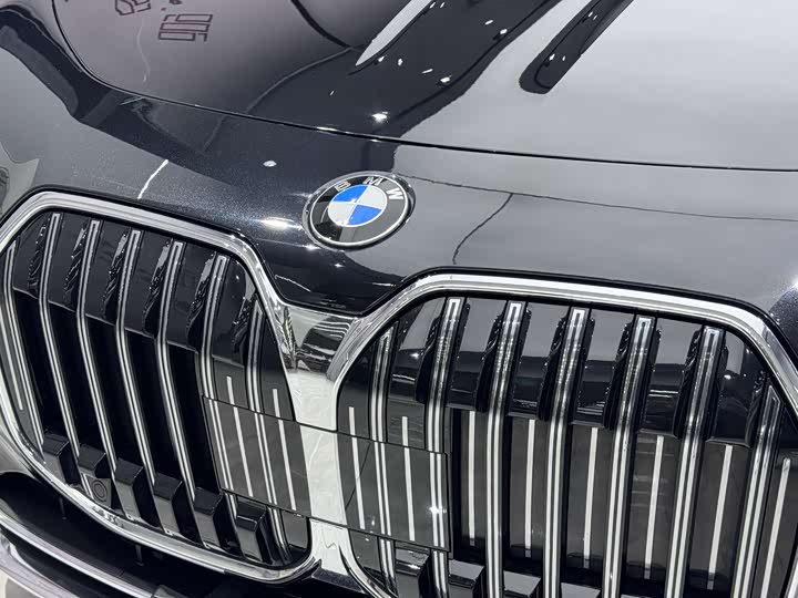 Фото 6 - BMW 7 Series