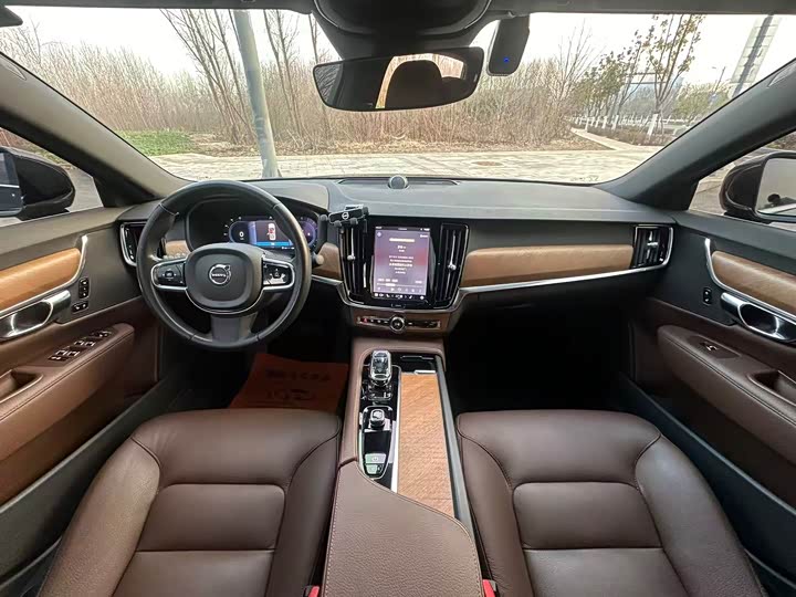 Фото 4 - Volvo S90