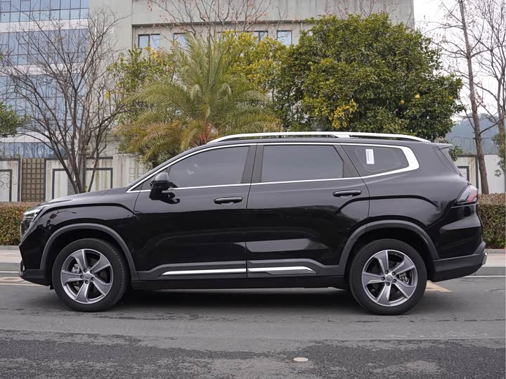 Фото 4 - Geely Okavango L