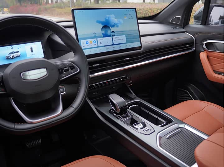 Фото 9 - Geely Okavango L