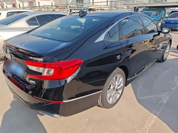 Фото 7 - Honda Accord