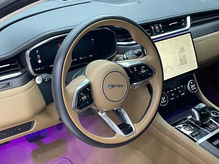 Фото 3 - Jaguar XF L