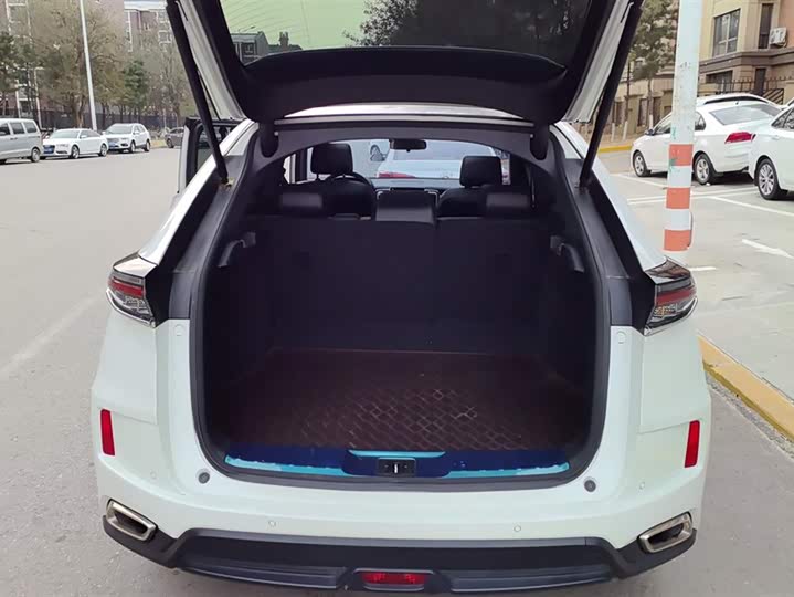 Фото 4 - Honda UR-V