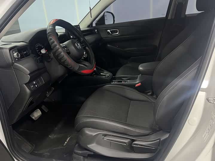 Фото 7 - Honda Vezel