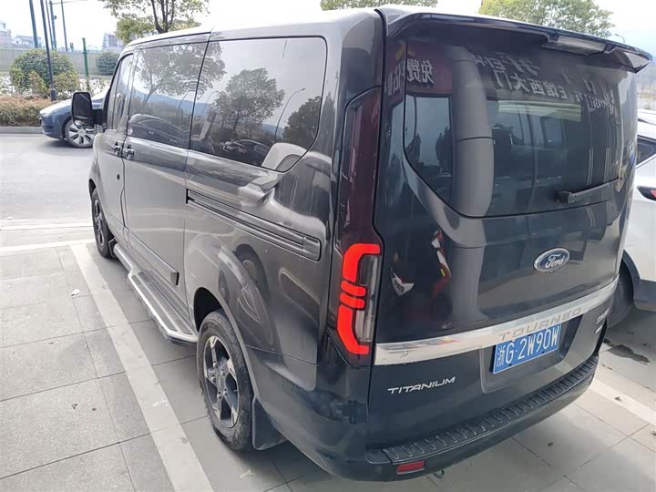 Фото 5 - Ford Tourneo