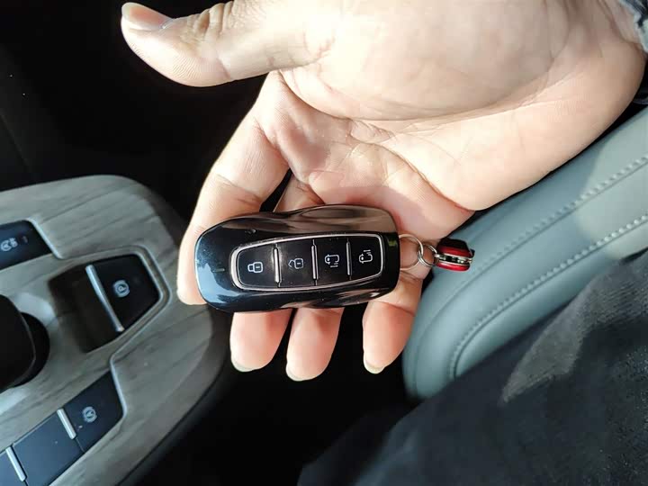 Фото 9 - Ford Tourneo