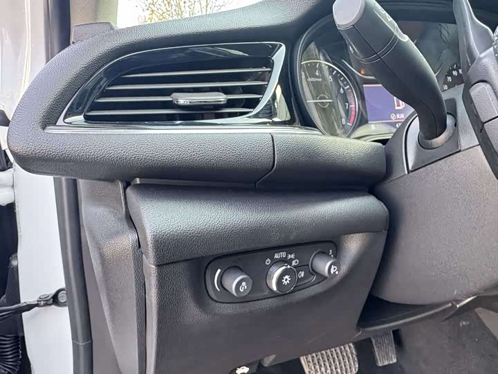 Фото 8 - Buick Regal