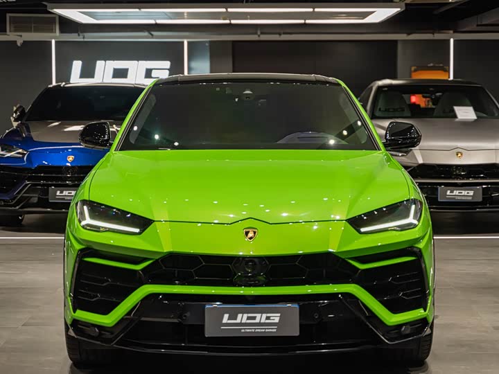 Фото 2 - Lamborghini Urus
