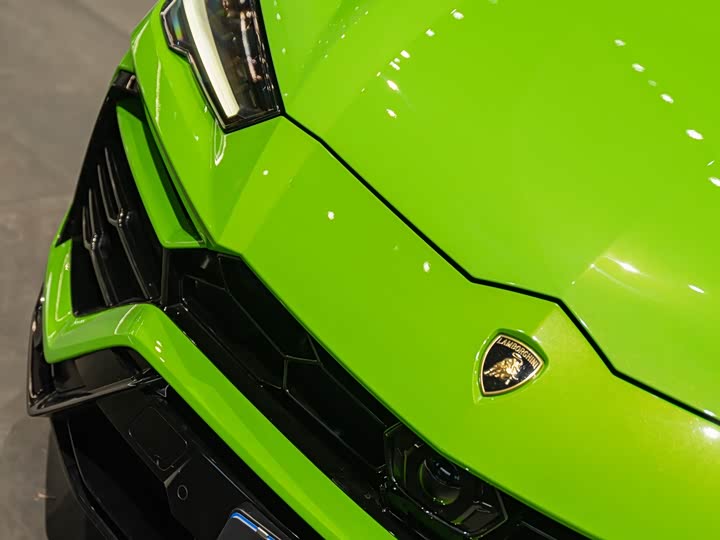 Фото 4 - Lamborghini Urus