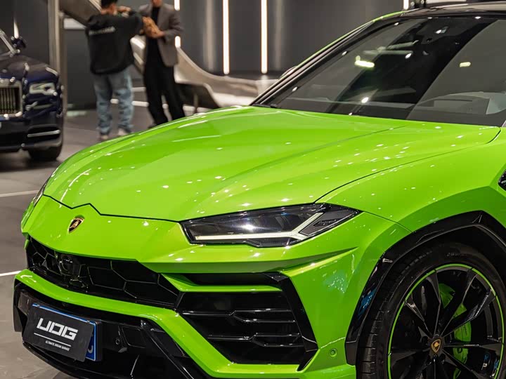 Фото 5 - Lamborghini Urus