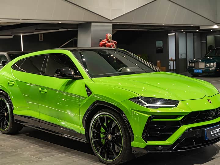 Фото 7 - Lamborghini Urus