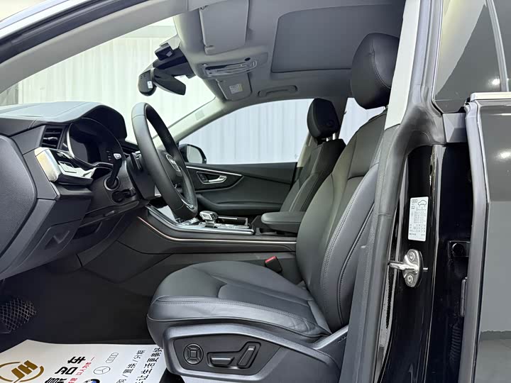 Фото 4 - Audi Q8