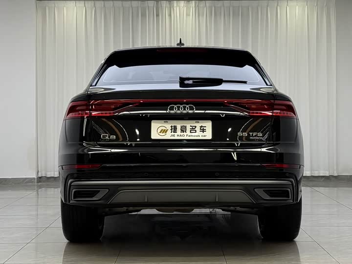 Фото 9 - Audi Q8