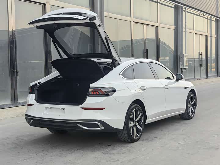 Фото 8 - Volkswagen Lamando L