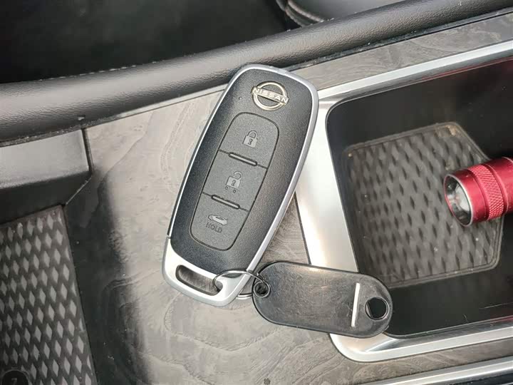 Фото 9 - Nissan Teana