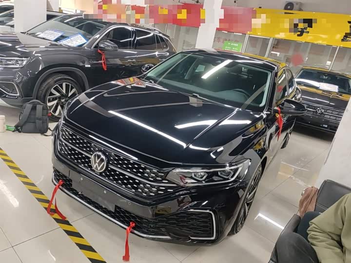 Фото 1 - Volkswagen Passat