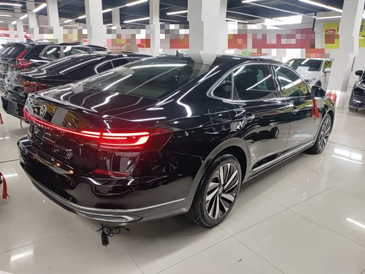 Фото 7 - Volkswagen Passat