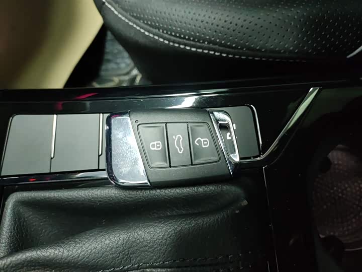 Фото 9 - Volkswagen Passat