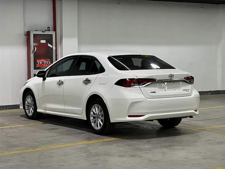 Фото 4 - Toyota Corolla