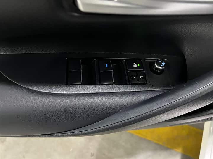 Фото 9 - Toyota Corolla