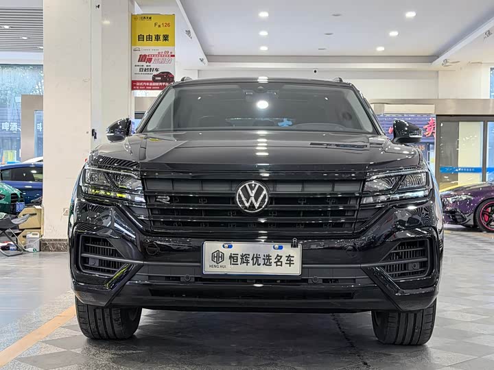 Фото 2 - Volkswagen Touareg