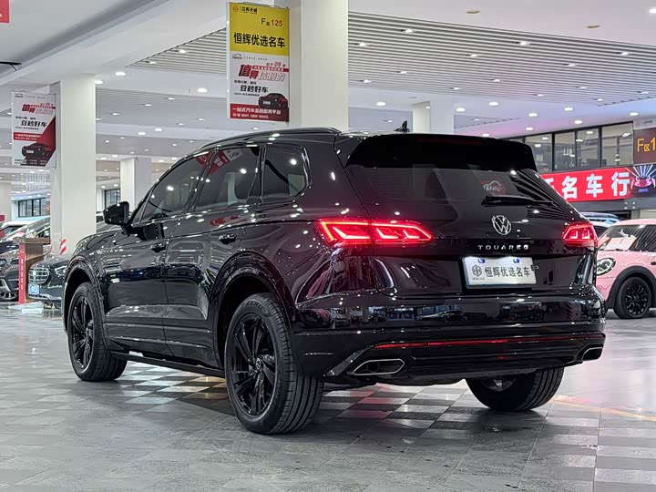 Фото 4 - Volkswagen Touareg