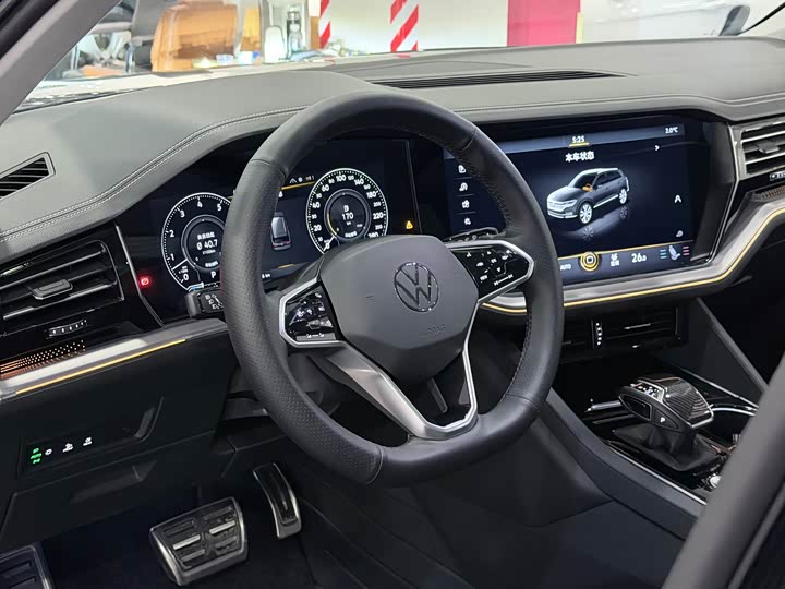 Фото 5 - Volkswagen Touareg