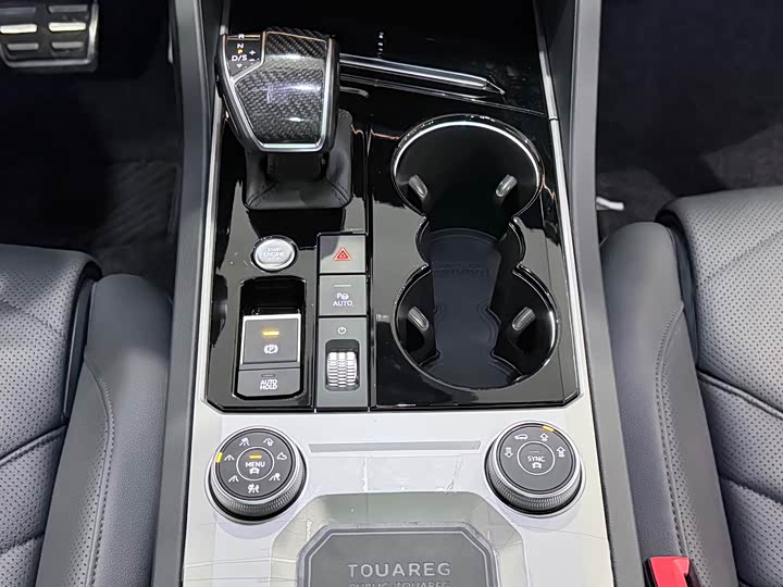 Фото 9 - Volkswagen Touareg