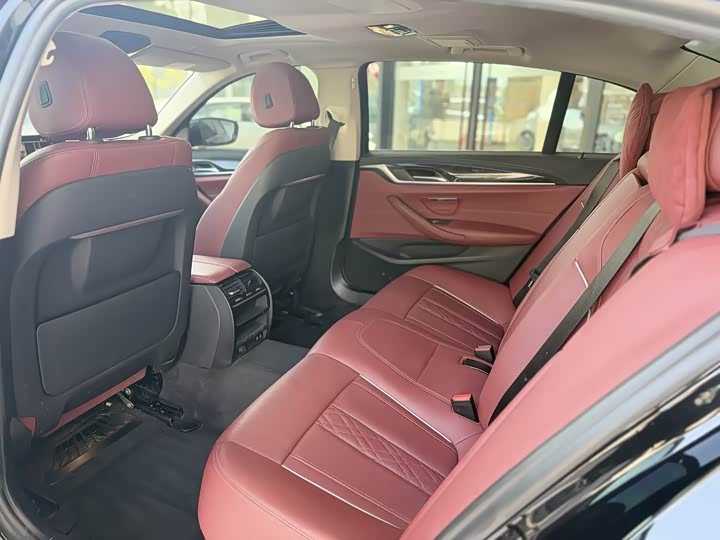 Фото 9 - BMW 5 Series