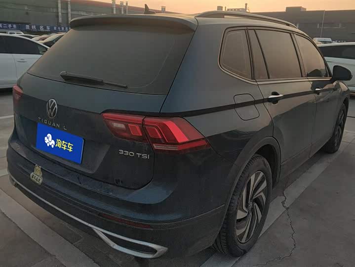 Фото 3 - Volkswagen Tiguan L Pro