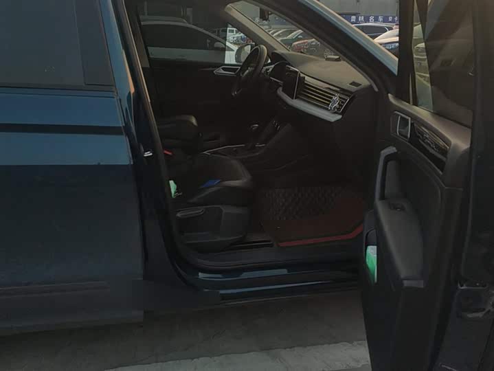 Фото 8 - Volkswagen Tiguan L Pro