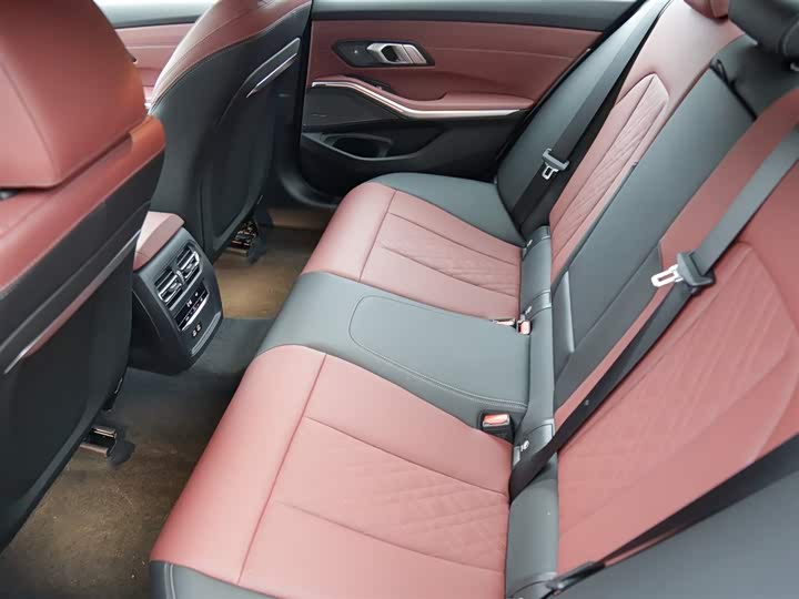 Фото 9 - BMW 3 Series