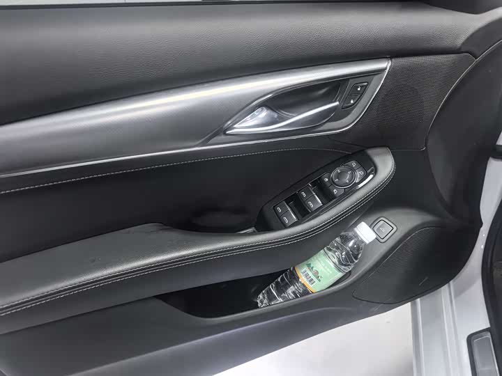 Фото 8 - Cadillac CT5