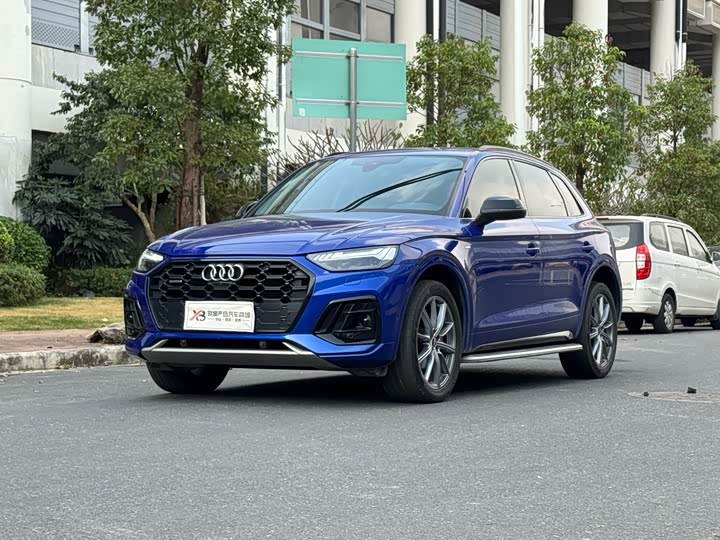 Фото 1 - Audi Q5L