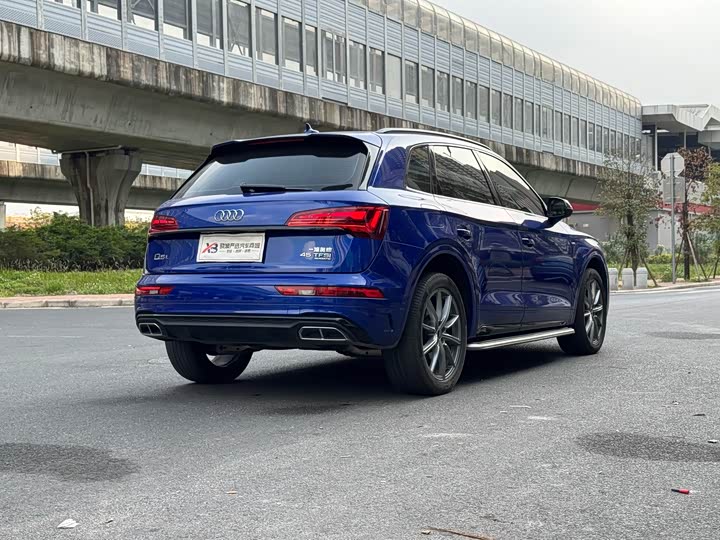 Фото 4 - Audi Q5L