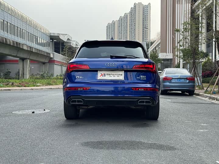 Фото 5 - Audi Q5L