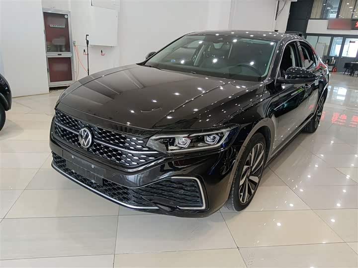 Фото 2 - Volkswagen Passat