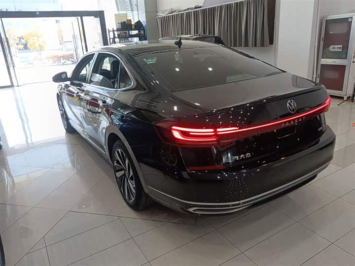 Фото 5 - Volkswagen Passat