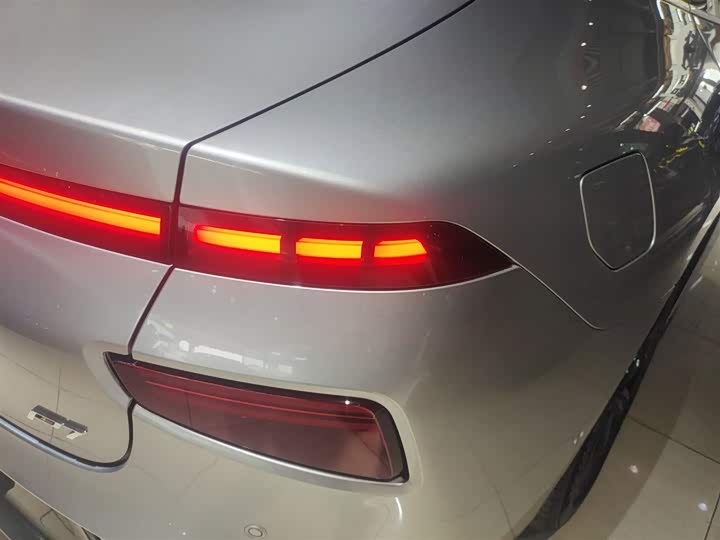 Фото 8 - XPeng P7