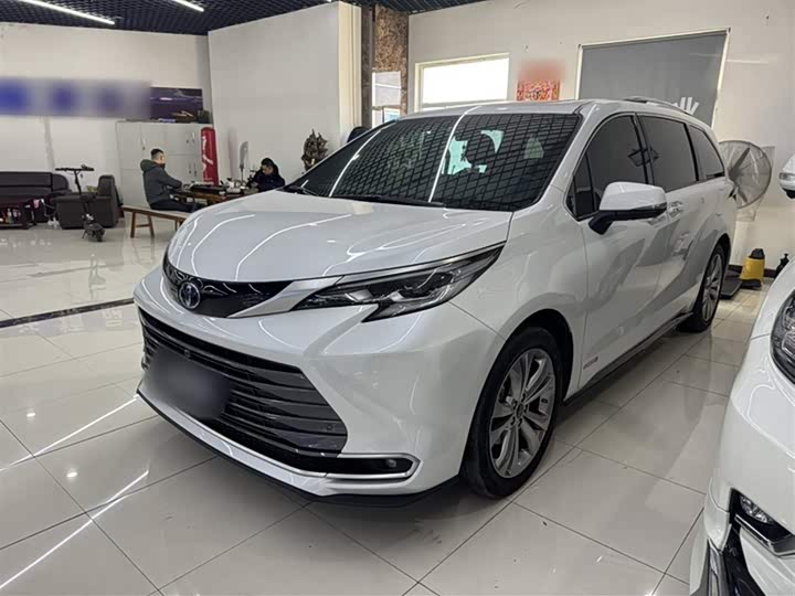Фото 2 - Toyota Sienna